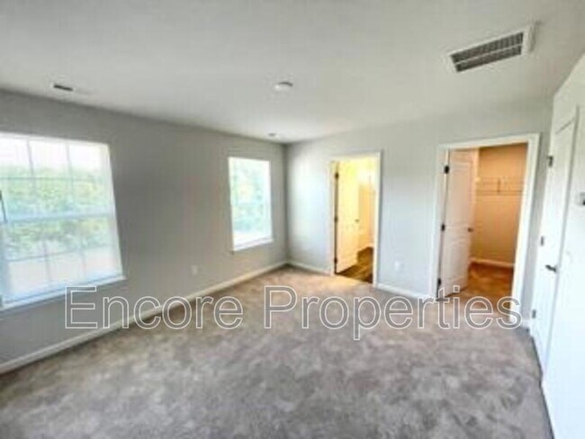 Building Photo - 388 Amber Acorn Ave
