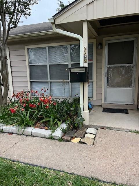 Primary Photo - 6638 Barney Rd