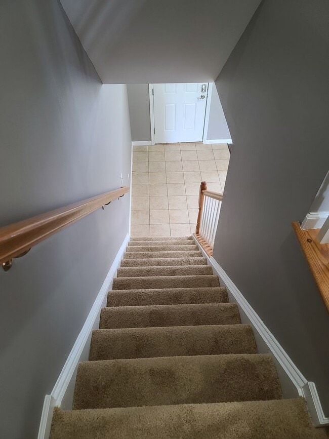 Building Photo - 3 Bedroom Townhome for Rent in Waynesboro!