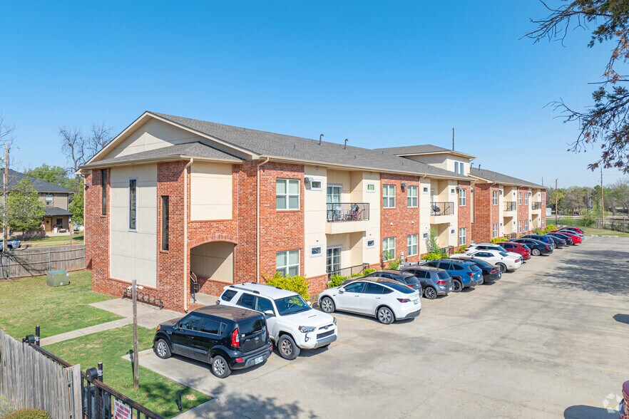 Primary Photo - 715 Monnett