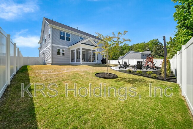 Building Photo - 629 Hayes Dr