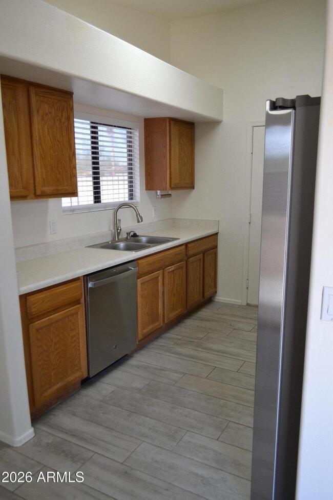 Building Photo - 445 E Osage Ave