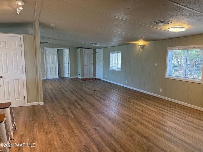 Building Photo - 8201 E Canyon Ln
