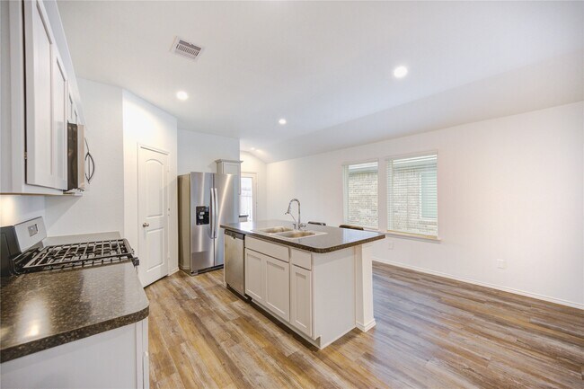 Building Photo - 5618 Redstone Gardens Dr