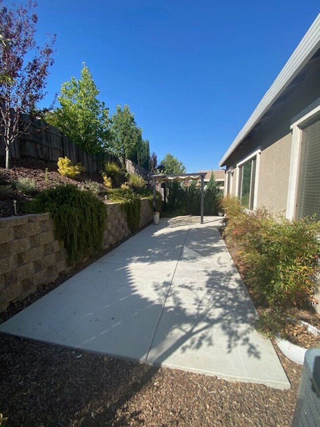 Building Photo - 2256 Ranch View Dr