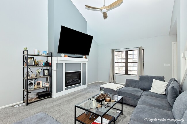 Building Photo - 638 Dordan Ct