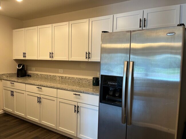 Building Photo - 5101 Carriage Way Dr