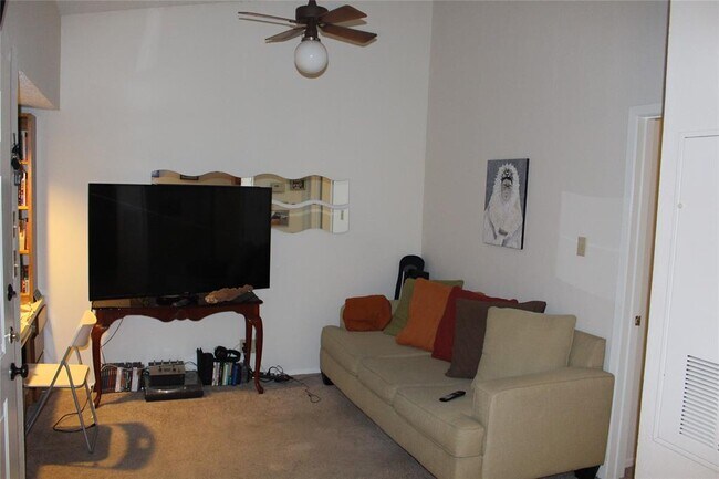 Building Photo - 3316 Guadalupe St