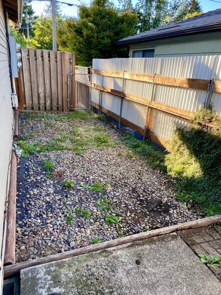 Backyard - 756 NE 92nd Ave