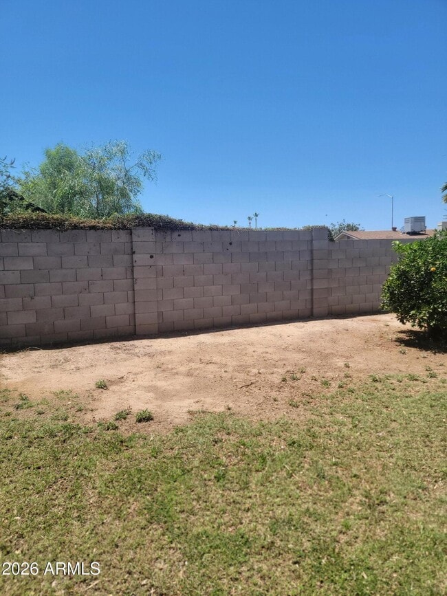 Building Photo - 204 N Standage