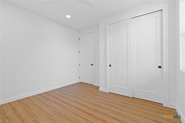 Building Photo - 2165 Gabriels Pl