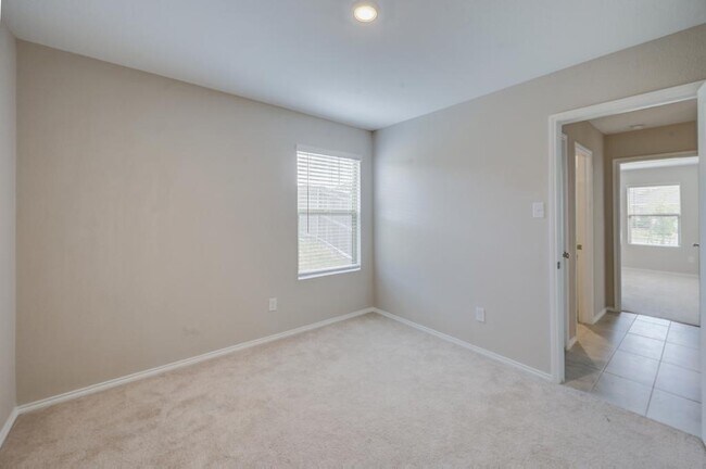 Building Photo - 8409 Holw Bnd St