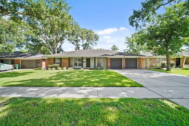 Building Photo - 5427 Stillbrooke Dr