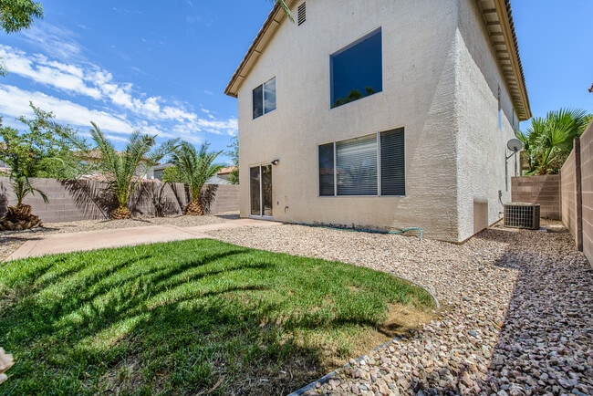 Building Photo - Stunning Gated Community in Summerlin!
