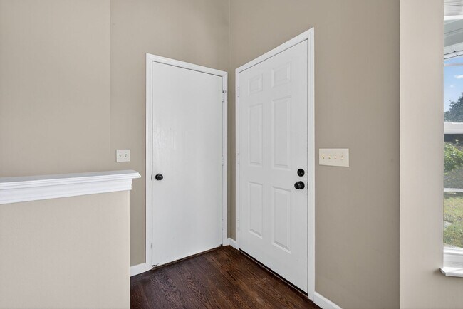 Building Photo - Move-In Ready Gem on a Corner Lot in O’Fal...