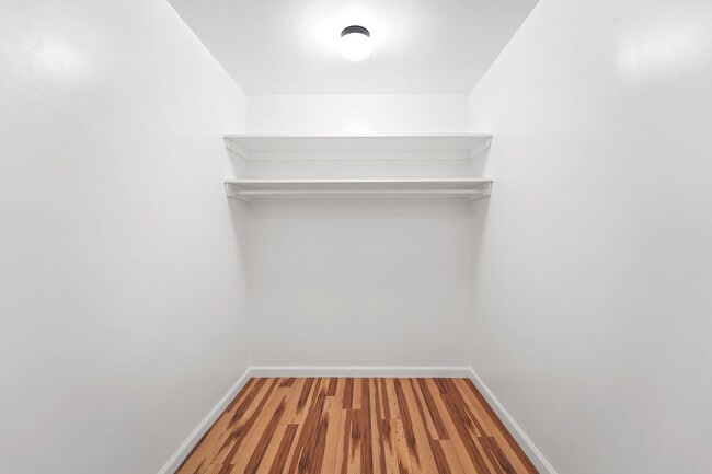 Building Photo - 40 Grand St