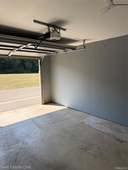 Building Photo - 523 Brookfield Dr