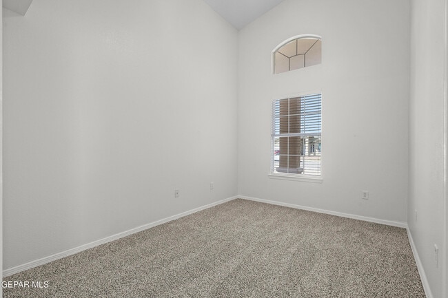 Building Photo - 14720 Sand Gate Dr