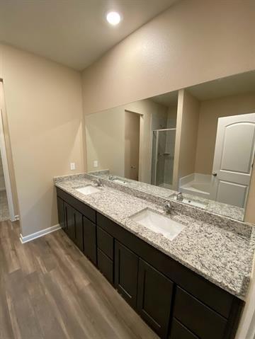 Building Photo - 200 Lake Rdg