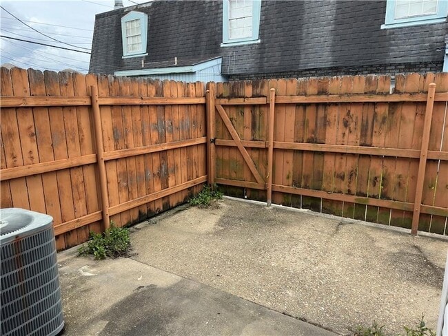 Building Photo - 59 Carriage Lane #C C