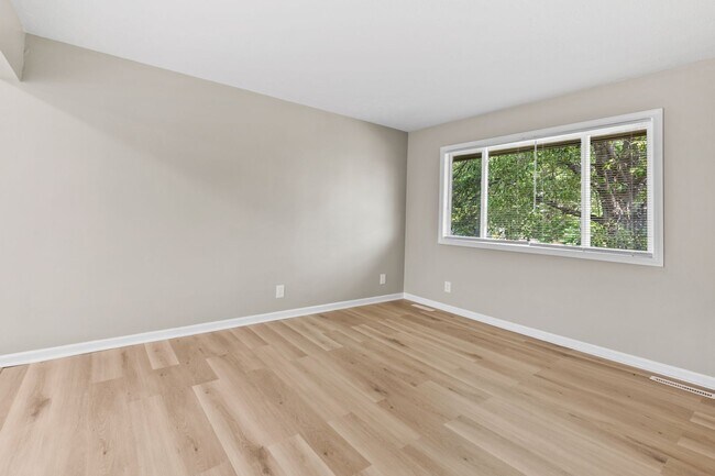Building Photo - 5106 N 128th St