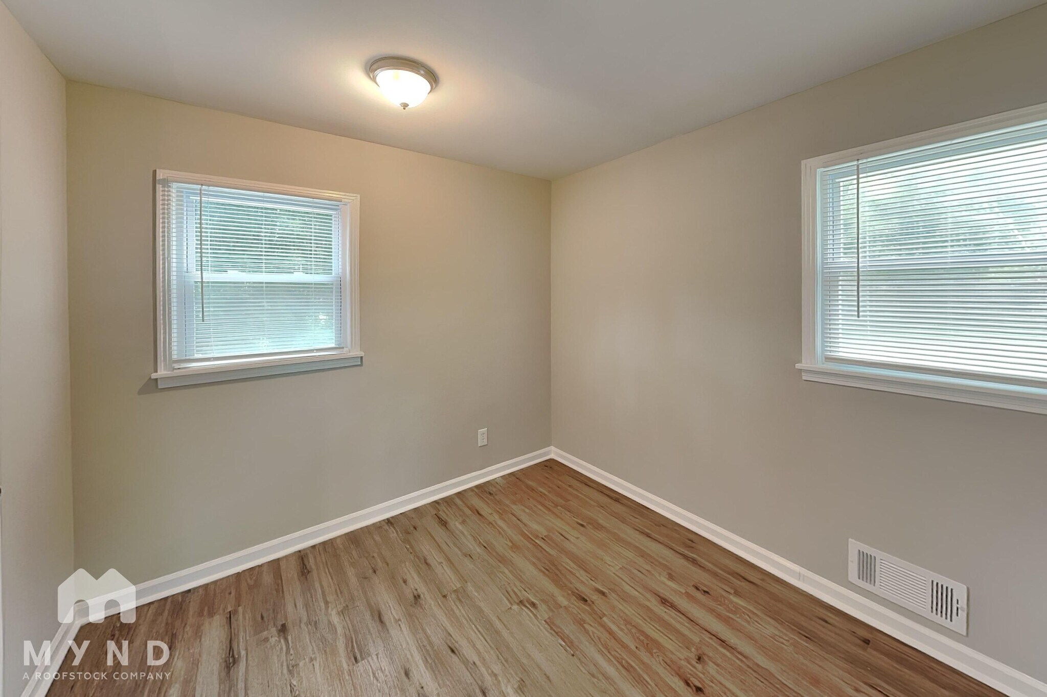 Building Photo - 6345 Oakview Ln