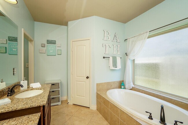 Building Photo - 27119 Ashley Hills Ct