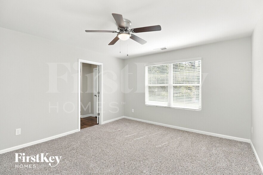 Building Photo - 9636 Hamel St