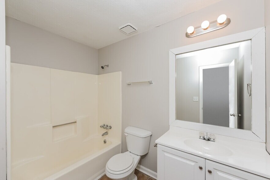 Building Photo - 2687 Del Ridge Dr