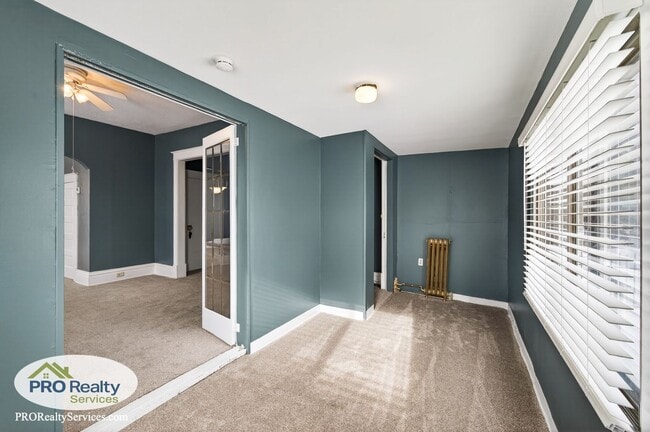 Building Photo - 2 Bedroom Main Level Duplex Unit