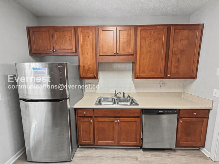 Building Photo - 8596 Thomas Rd