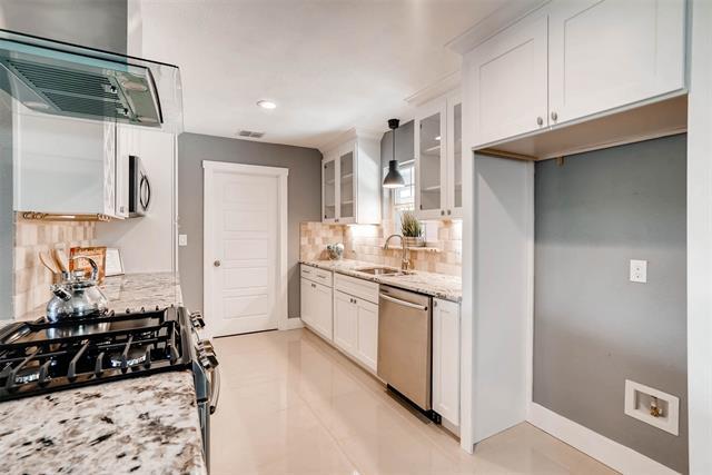 Building Photo - 1715 Pratt St