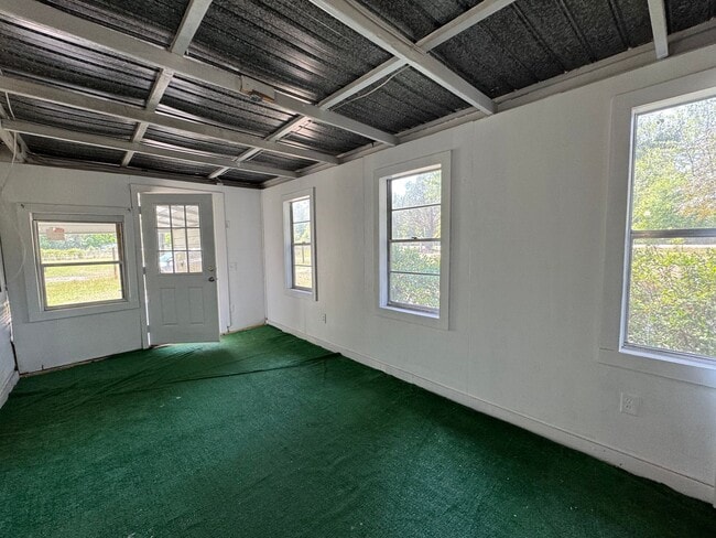 Building Photo - 2BR/1BA Mobile Home on ½ Acre – Pet-Friendly – Lake City, FL