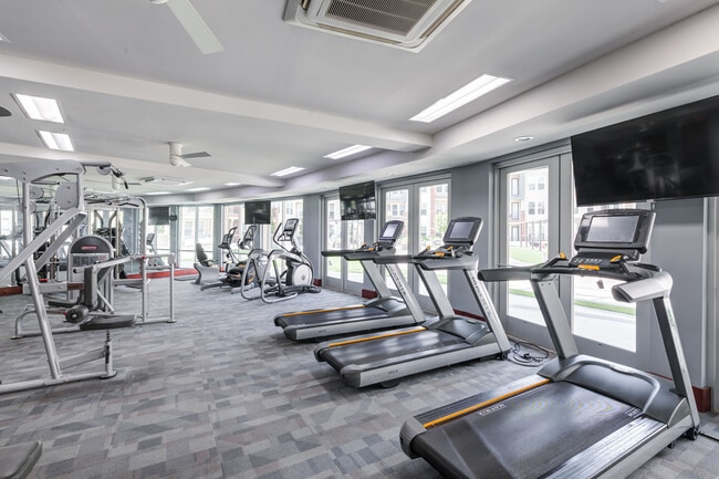 Building Photo - Landmark On Lovers