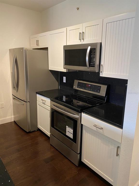 Building Photo - 5475 Vineland Rd