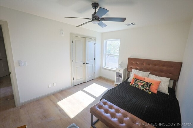 Building Photo - 108 W 2nd St