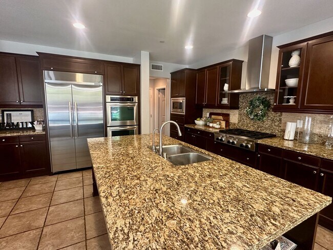 Building Photo - Corner lot Executive home near everything!