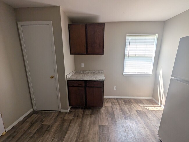 Building Photo - 2 Bedroom House in Pryor