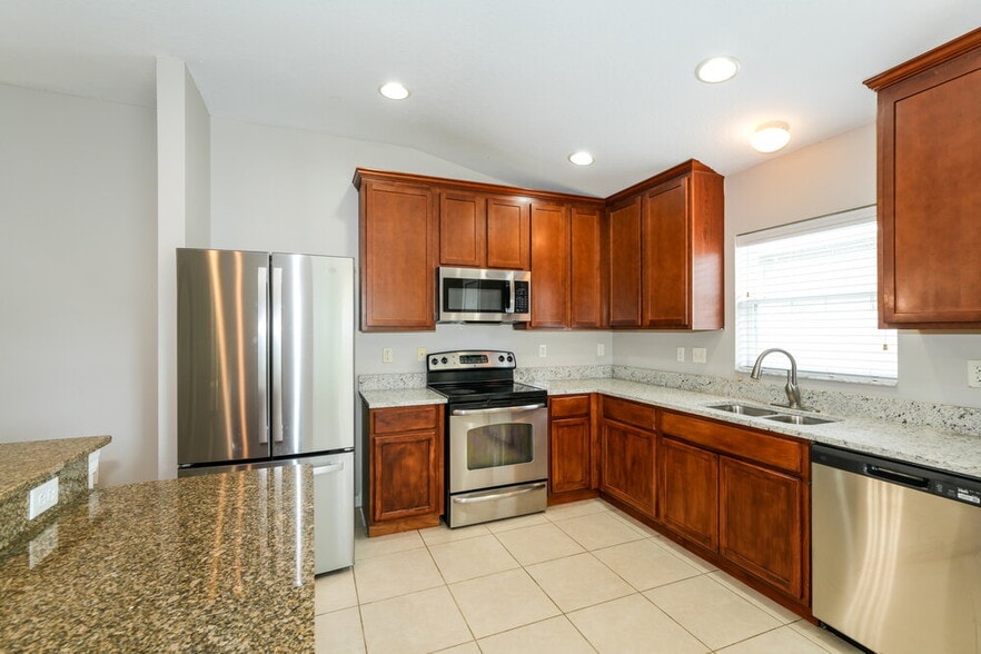 Building Photo - 3636 Grecko Dr