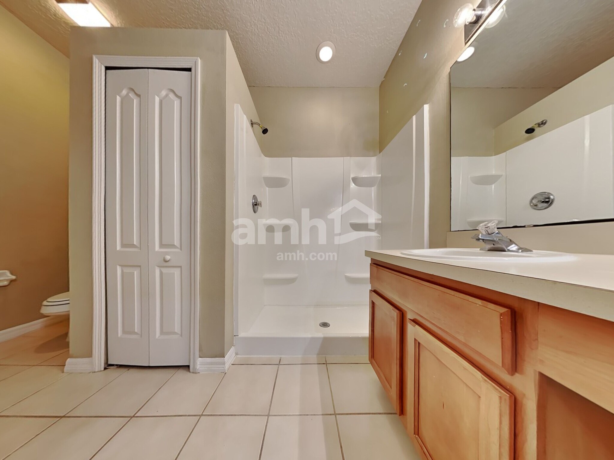 Building Photo - 4470 Waterside Pointe Cir