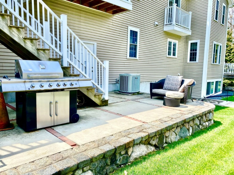 Building Photo - 1 Sorelle Pl