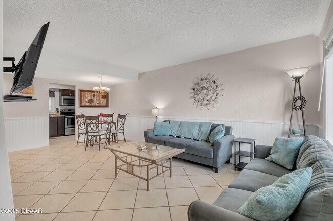 Building Photo - 1404 N Atlantic Ave