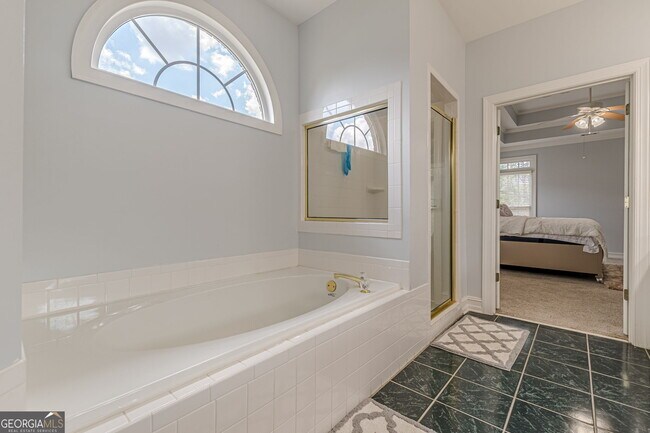 Building Photo - 203 Prestwick Way N