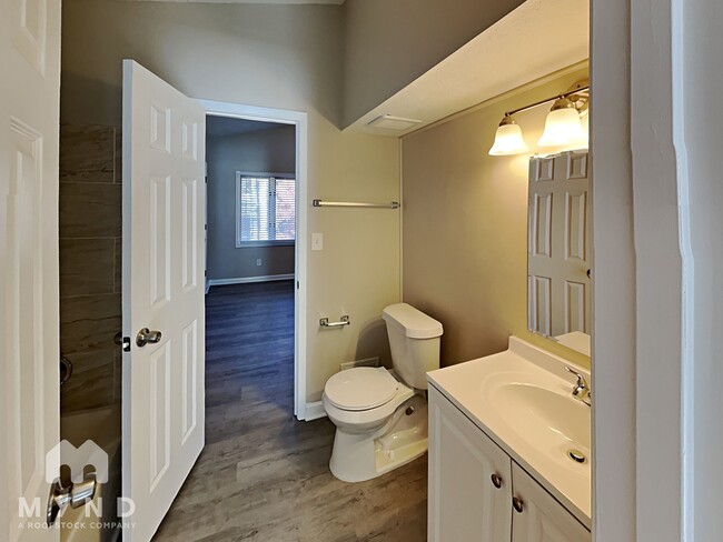 Building Photo - 2616 Fieldstone View Ln SE