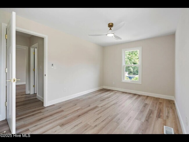 Building Photo - 109 Inlet Ct