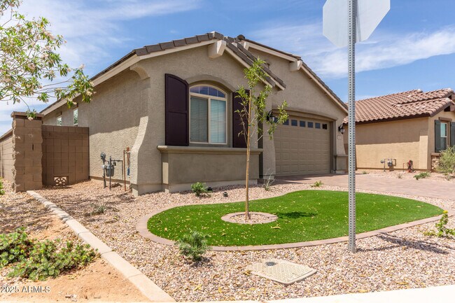 Building Photo - 34906 N Hawley Dr