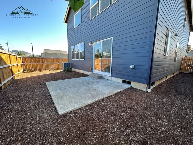 Building Photo - Gorgeous 5-bedroom, 3-bathroom home is desirable Springfield neighborhood