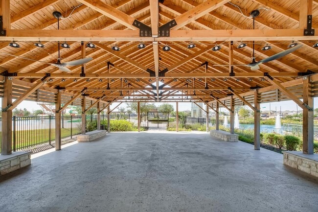 Building Photo - Awesome Amenities!