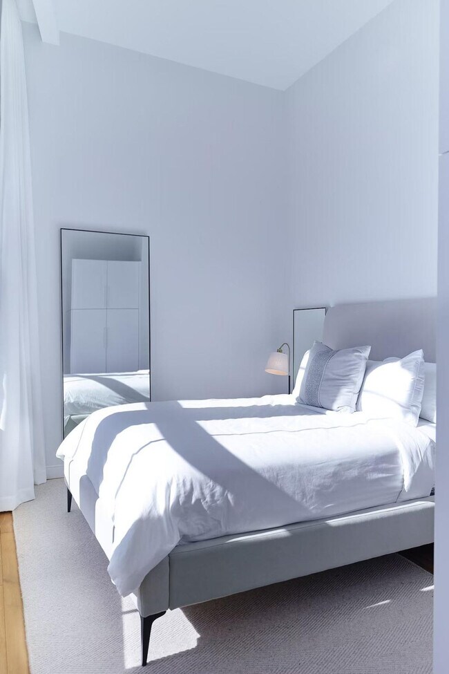 Building Photo - 121 Middle St