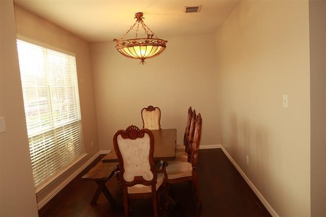 Building Photo - 6307 Lakewood Dr